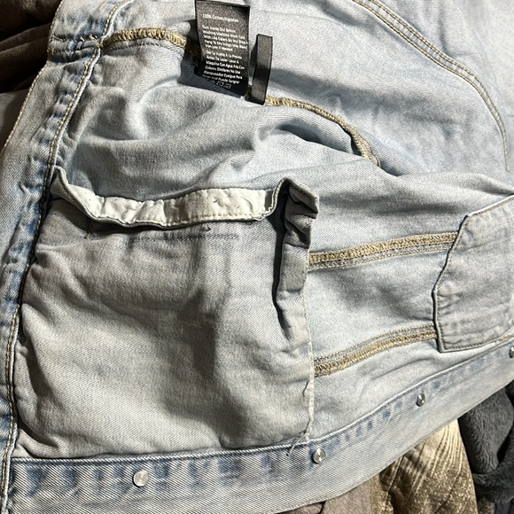 Risen medium distressed denim jacket. - Picture 6 of 6